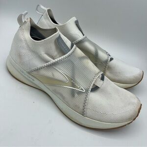 Brooks Levitate 4 Womens Running Athletic Shoes Knit Sz 12 Pull On White Low top